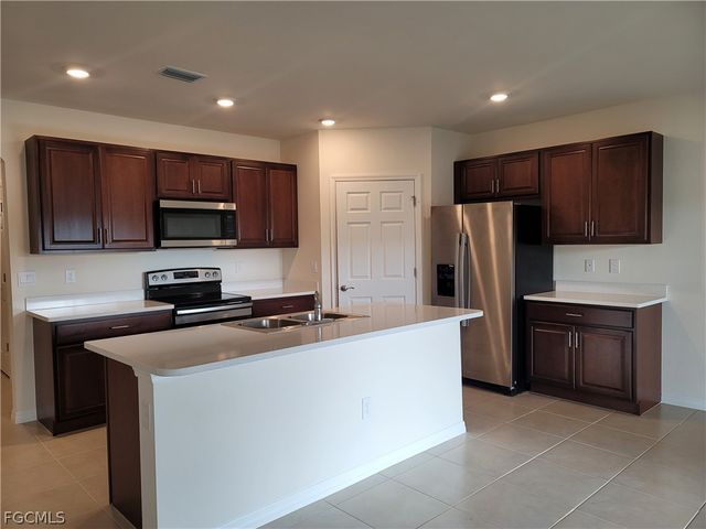 337 SW 30th AVE, Cape Coral, FL 33991