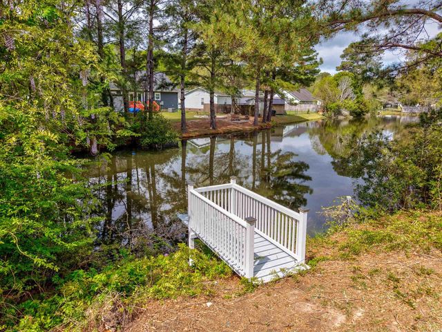 305 Opal Ave., Little River, SC 29566