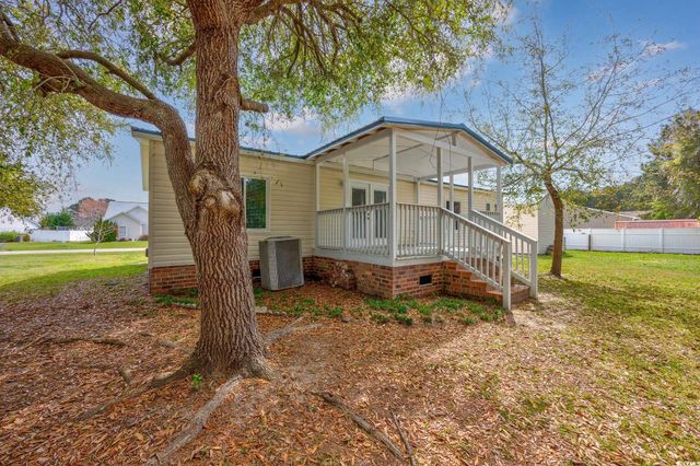 305 Opal Ave., Little River, SC 29566
