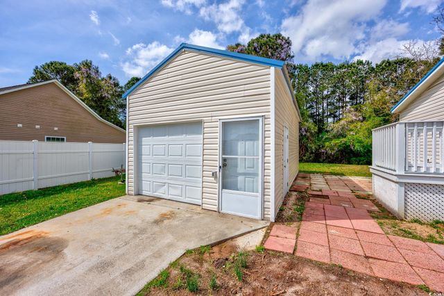 305 Opal Ave., Little River, SC 29566