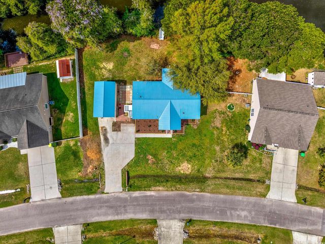 305 Opal Ave., Little River, SC 29566