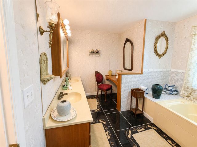 750 Hemlock RD NW, Roanoke, VA 24017
