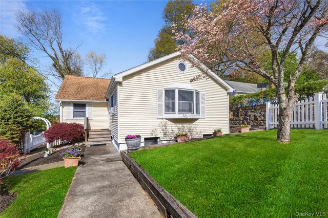 11 Daisy Drive, Mahopac, NY 10541