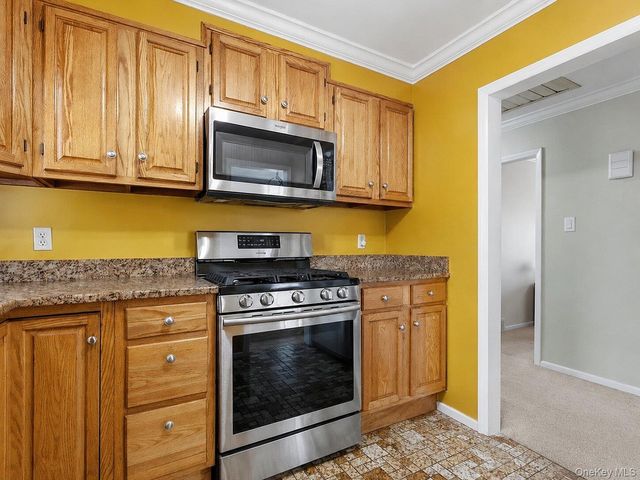 11 Daisy Drive, Mahopac, NY 10541