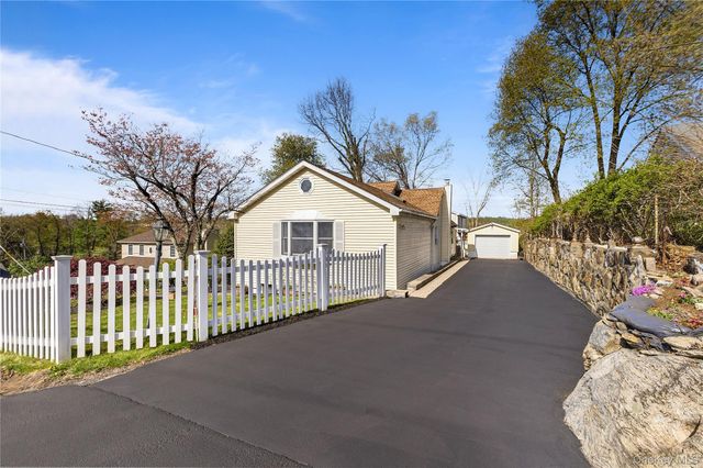 11 Daisy Drive, Mahopac, NY 10541