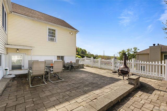 11 Daisy Drive, Mahopac, NY 10541