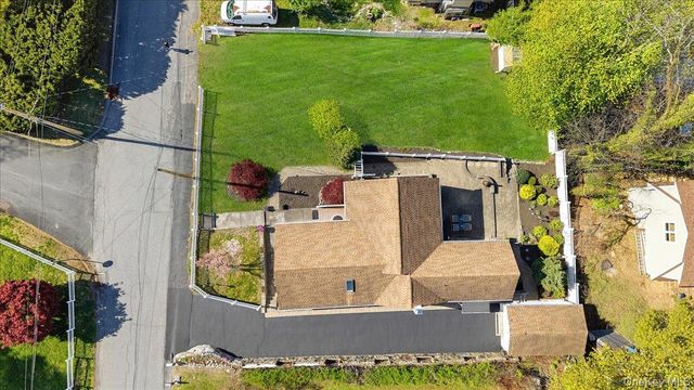 11 Daisy Drive, Mahopac, NY 10541