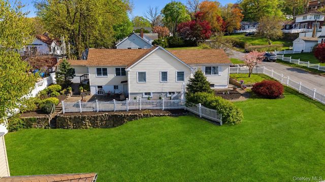 11 Daisy Drive, Mahopac, NY 10541