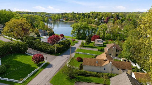 11 Daisy Drive, Mahopac, NY 10541