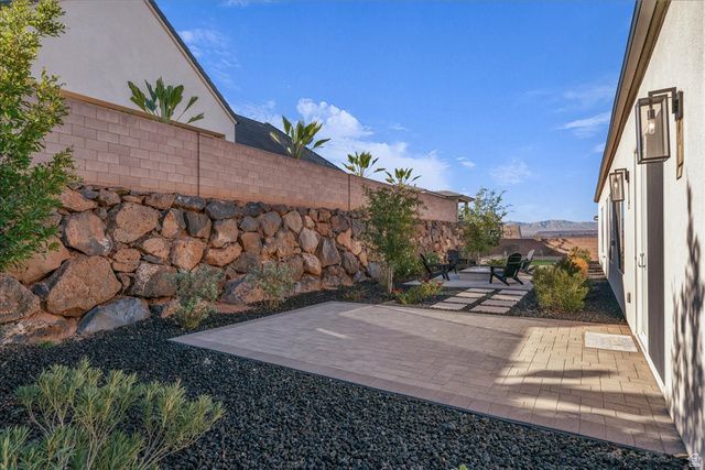 1568 E BLACK BRUSH DR, Washington, UT 84780