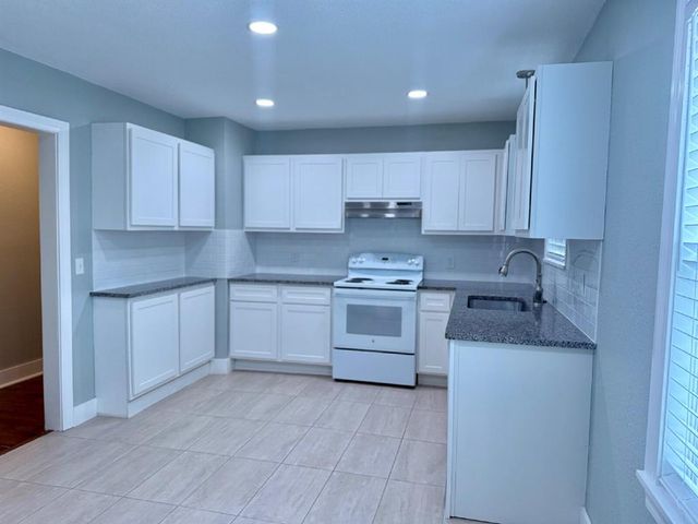 1921 NW 38 Street, Oklahoma City, OK 73118