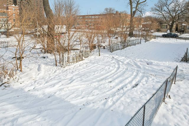 4338 S Shields Avenue, Chicago, IL 60609