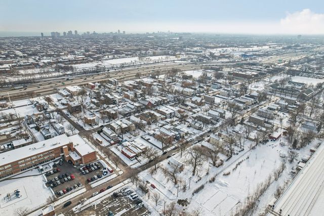 4338 S Shields Avenue, Chicago, IL 60609