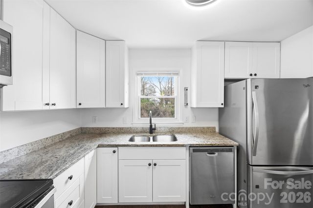 6924 Woodfield Drive, Charlotte, NC 28215