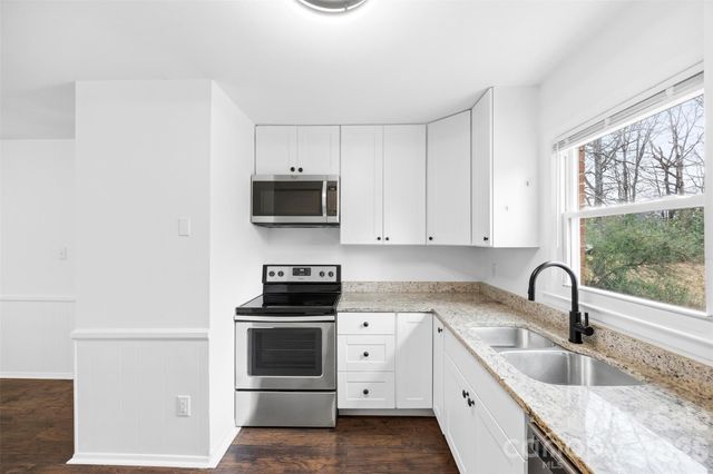 6924 Woodfield Drive, Charlotte, NC 28215