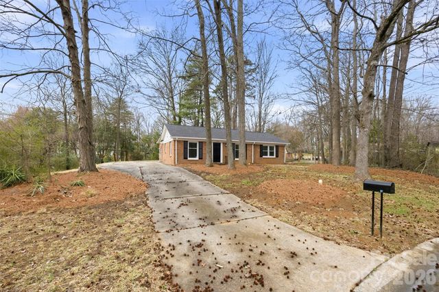 6924 Woodfield Drive, Charlotte, NC 28215