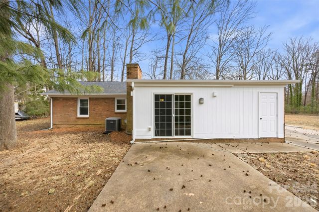 6924 Woodfield Drive, Charlotte, NC 28215