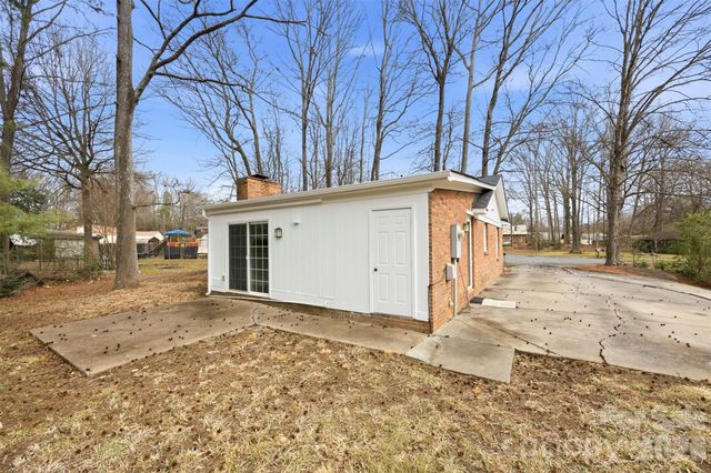 6924 Woodfield Drive, Charlotte, NC 28215