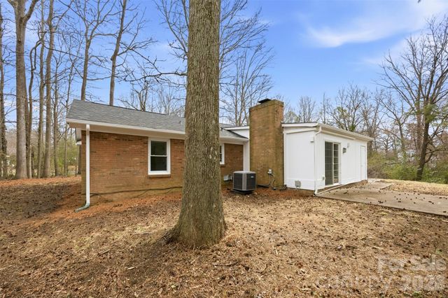 6924 Woodfield Drive, Charlotte, NC 28215