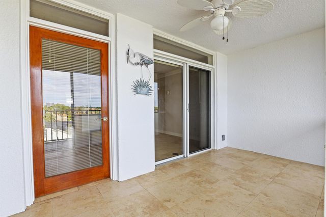 109 Paradise Harbour Boulevard 514 + Boat Slips 4 & 5, North Palm Beach, FL 33408