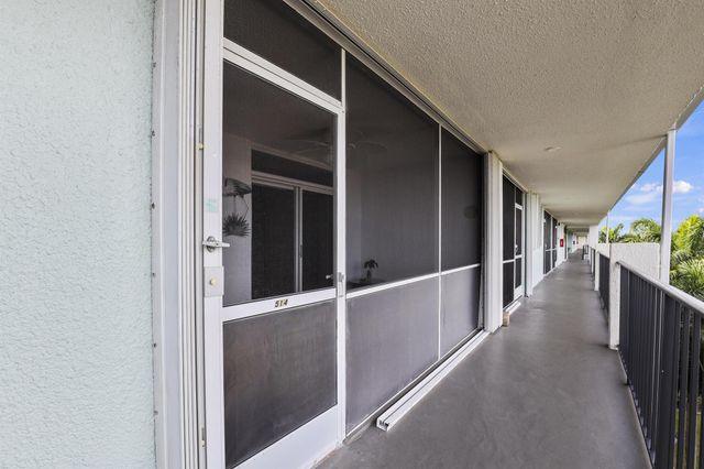 109 Paradise Harbour Boulevard 514 + Boat Slips 4 & 5, North Palm Beach, FL 33408