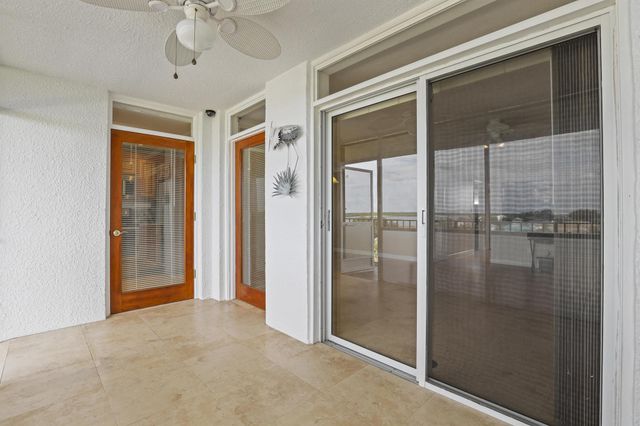 109 Paradise Harbour Boulevard 514 + Boat Slips 4 & 5, North Palm Beach, FL 33408