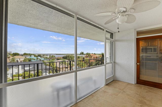 109 Paradise Harbour Boulevard 514 + Boat Slips 4 & 5, North Palm Beach, FL 33408