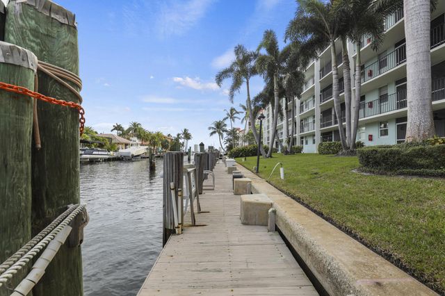 109 Paradise Harbour Boulevard 514 + Boat Slips 4 & 5, North Palm Beach, FL 33408
