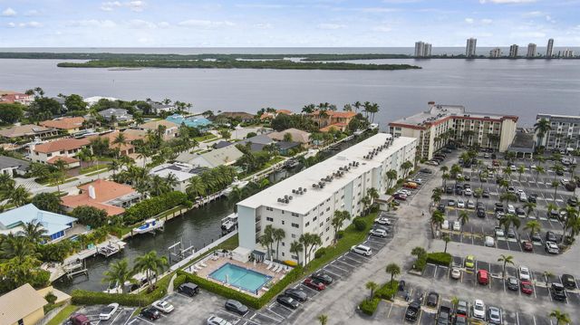 109 Paradise Harbour Boulevard 514 + Boat Slips 4 & 5, North Palm Beach, FL 33408