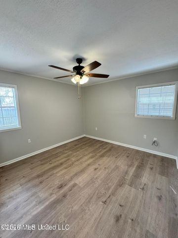 1209 N 32nd Avenue, Hattiesburg, MS 39401