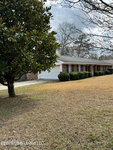1209 N 32nd Avenue, Hattiesburg, MS 39401