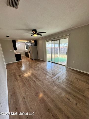 1209 N 32nd Avenue, Hattiesburg, MS 39401