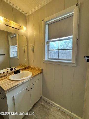 1209 N 32nd Avenue, Hattiesburg, MS 39401