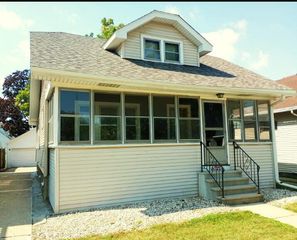 6720 31st AVENUE, Kenosha, WI 53142