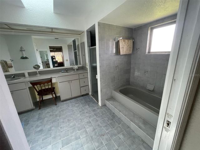 1091 VENTURE COURT, Punta Gorda, FL 33983