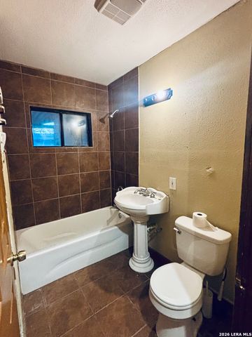 2610 W Ashby Place, San Antonio, TX 78201