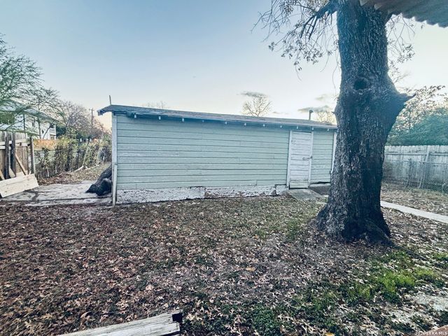 2610 W Ashby Place, San Antonio, TX 78201