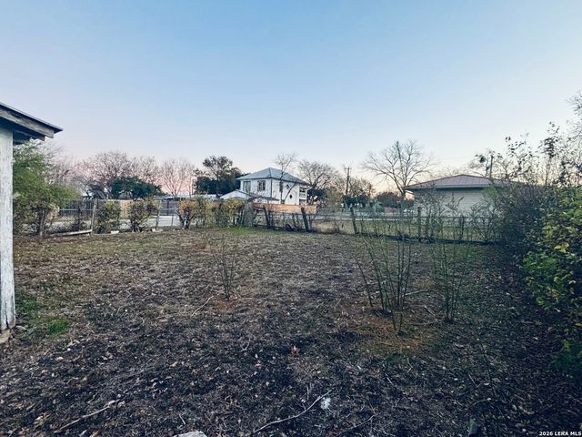 2610 W Ashby Place, San Antonio, TX 78201