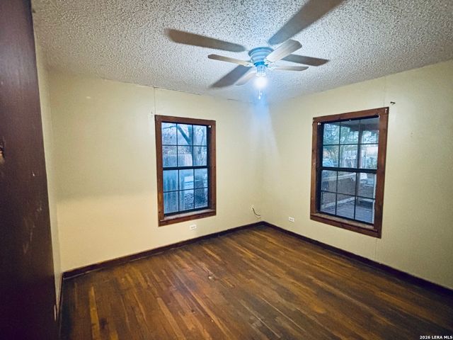 2610 W Ashby Place, San Antonio, TX 78201