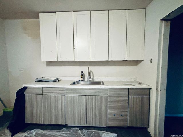 2610 W Ashby Place, San Antonio, TX 78201