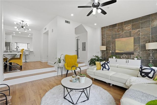 3475 Oak Valley NE Road 120, Atlanta, GA 30326