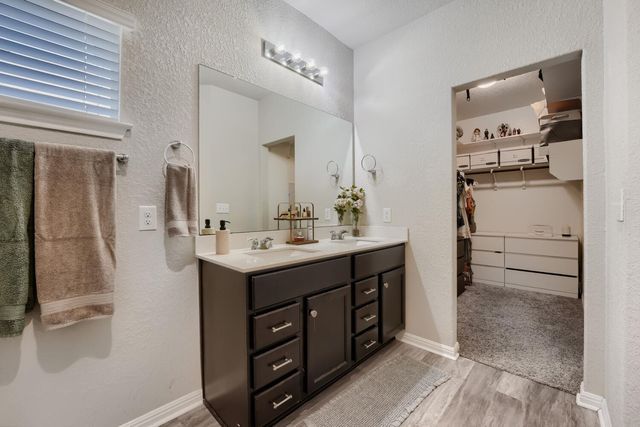 141 Marienfeld LN, Georgetown, TX 78626