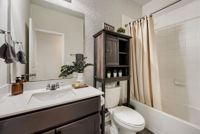 141 Marienfeld LN, Georgetown, TX 78626