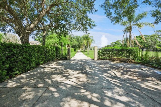 5825 LAKE LIZZIE DRIVE, St Cloud, FL 34771