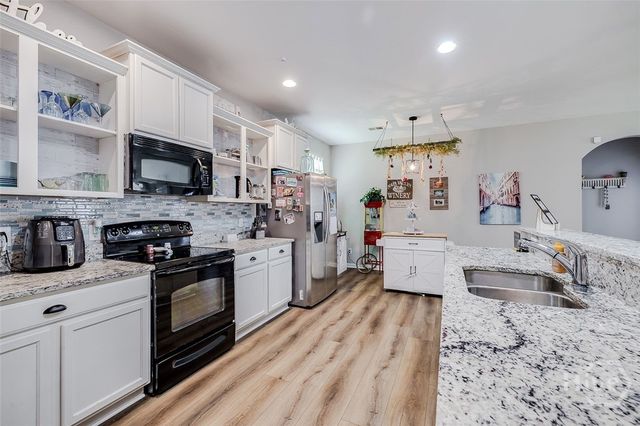 10 Central Park Way, Port Wentworth, GA 31407