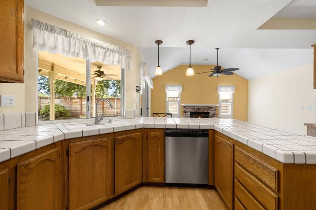 149 Winterstein Dr, Folsom, CA 95630