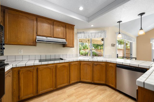 149 Winterstein Dr, Folsom, CA 95630