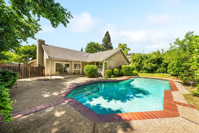 149 Winterstein Dr, Folsom, CA 95630