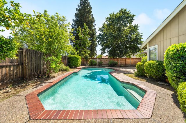 149 Winterstein Dr, Folsom, CA 95630