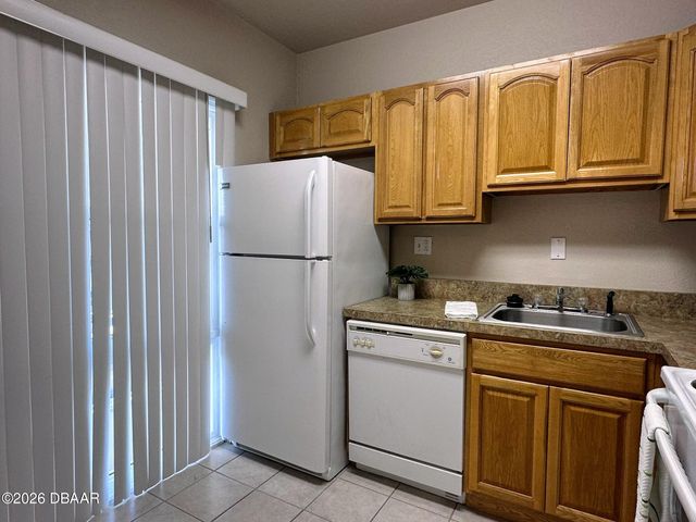 717 S Beach St Apt 311C, Daytona Beach, FL 32114